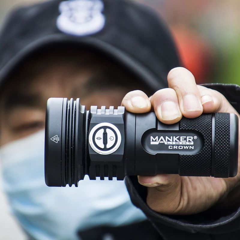 Linterna con zoom digital Manker CROWN 5.000 lúmenes Distancia de haz de 900 metros Linterna con zoom