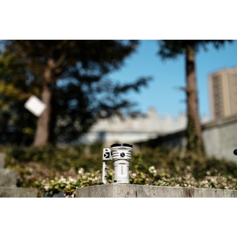 Manker MK38 8x XHP70.2 Linterna LED 41500 lúmenes Proyector de mano multiusos satelital