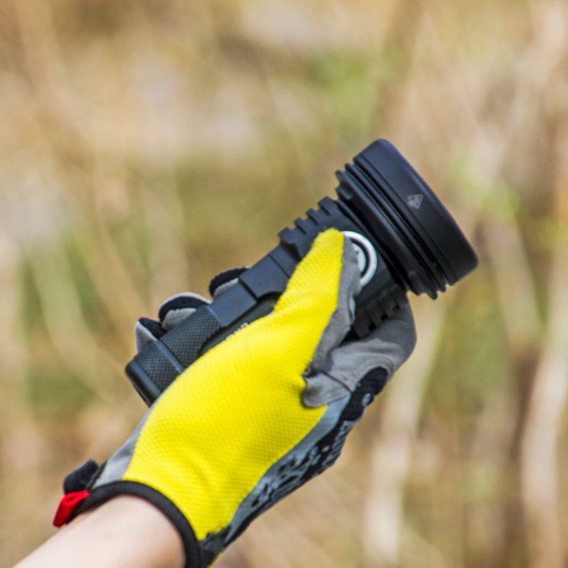 Linterna con zoom digital Manker CROWN 5.000 lúmenes Distancia de haz de 900 metros Linterna con zoom