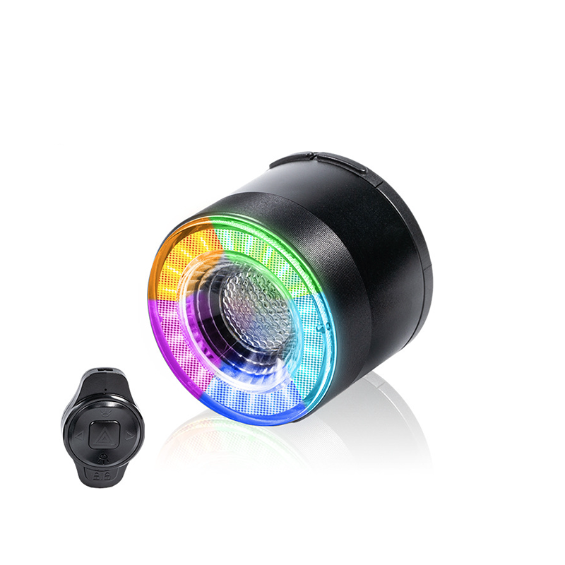 Luz trasera versátil para bicicleta, luz de freno inteligente recargable, luces direccionales con Control remoto inalámbrico, Flash colorido