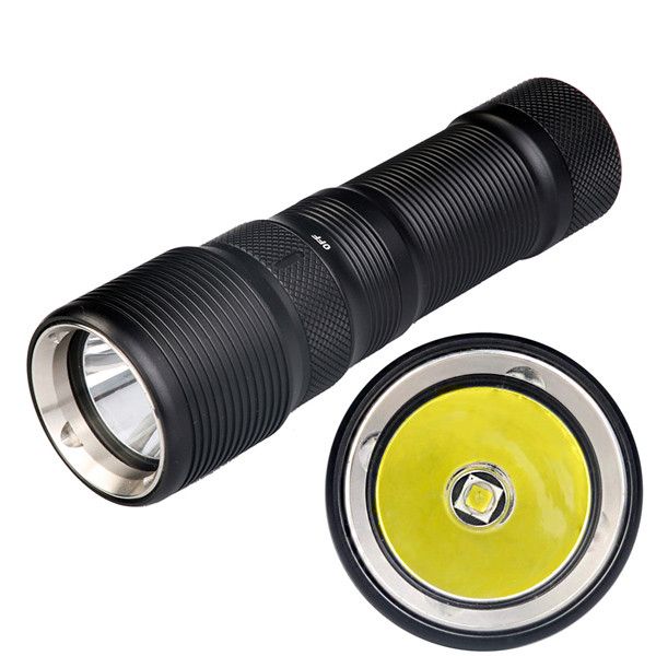 TrustFire TR-DF008 2 700lm Interruptor de control magnético de 3 modos LED Linterna de buceo